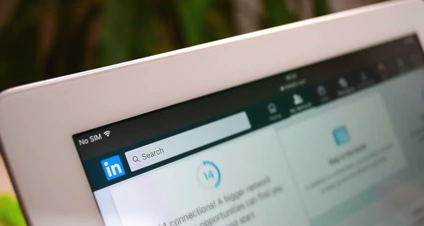 Fake "AI Experts" on LinkedIn - and How to Spot Them Quickly